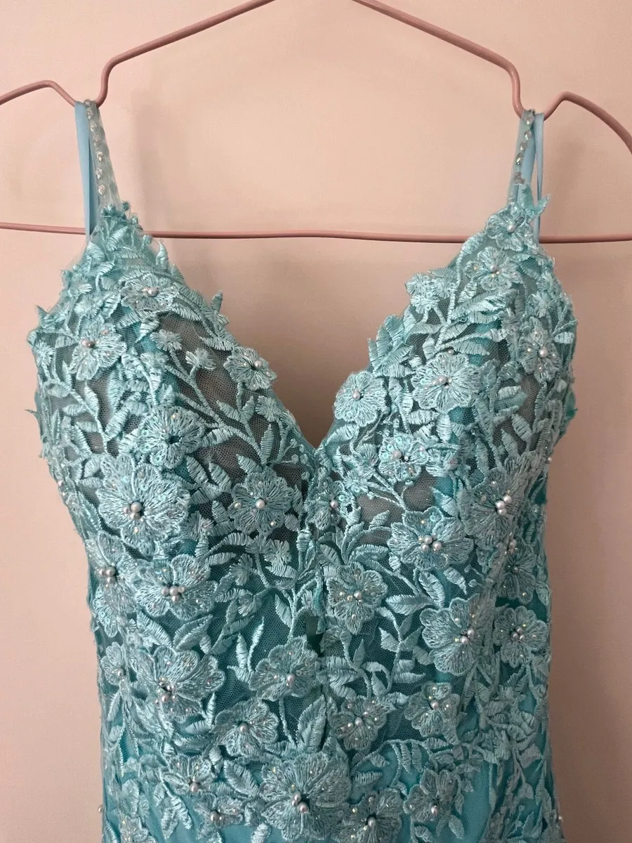 Gorgeous Debs Dress (size 6-8)--Only worn once! - Image 3