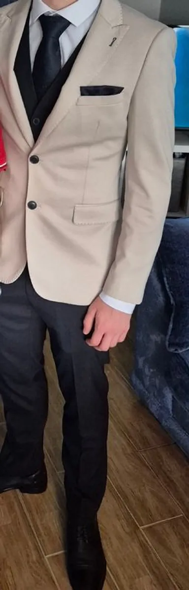 Mens suit - Image 2