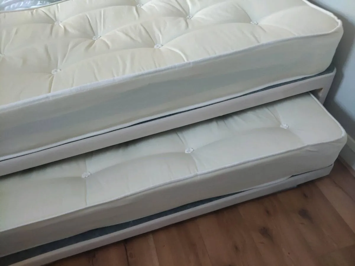 Guest Bed - Image 2