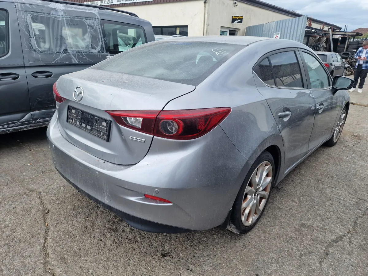 14 MAZDA MAZDA3  2.2 D FOR BREAKING (ENGINE BAD) - Image 4