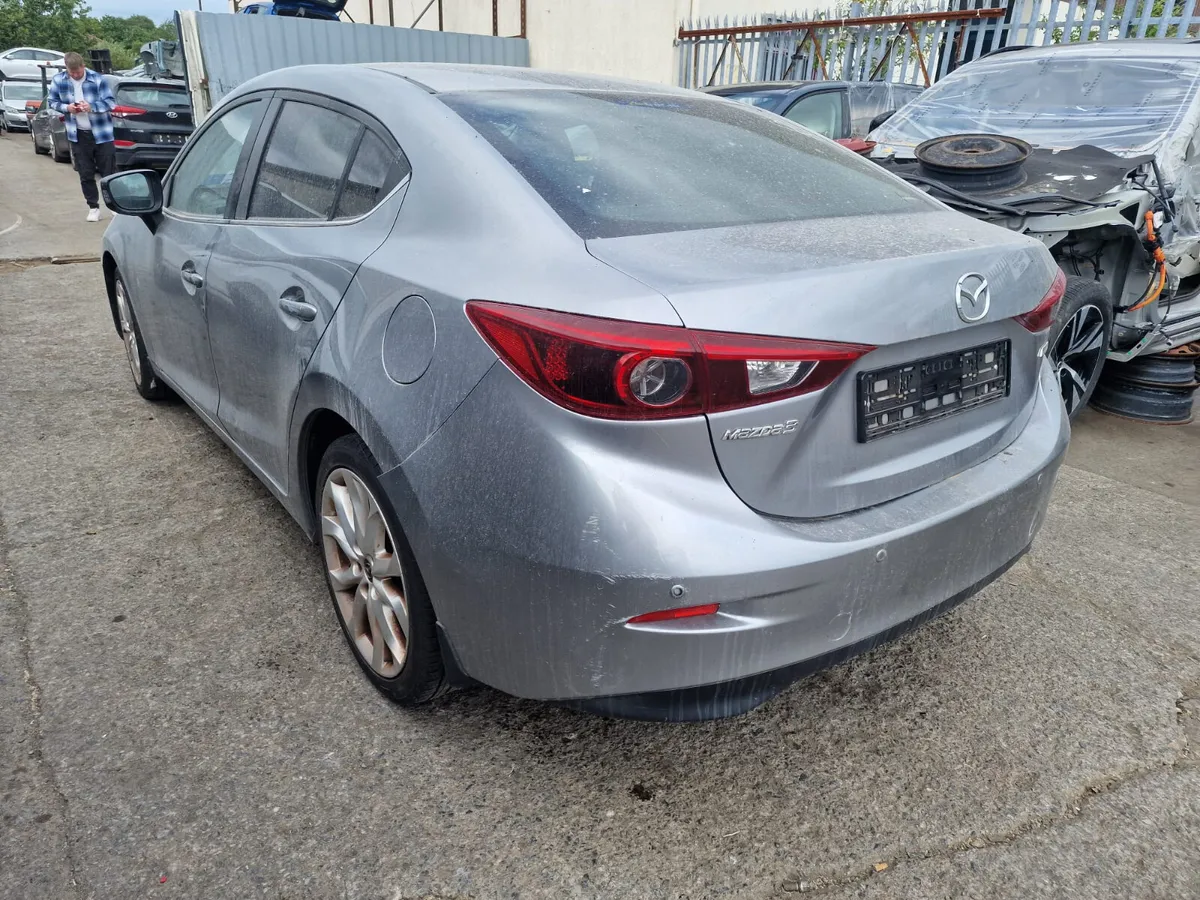 14 MAZDA MAZDA3  2.2 D FOR BREAKING (ENGINE BAD) - Image 3