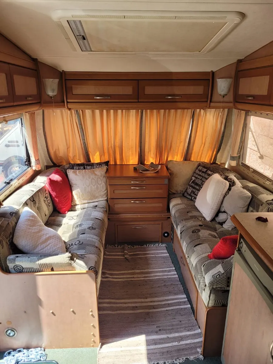 2003 Bessacarr Cameo 625 GL Double Axel Caravan - Image 2