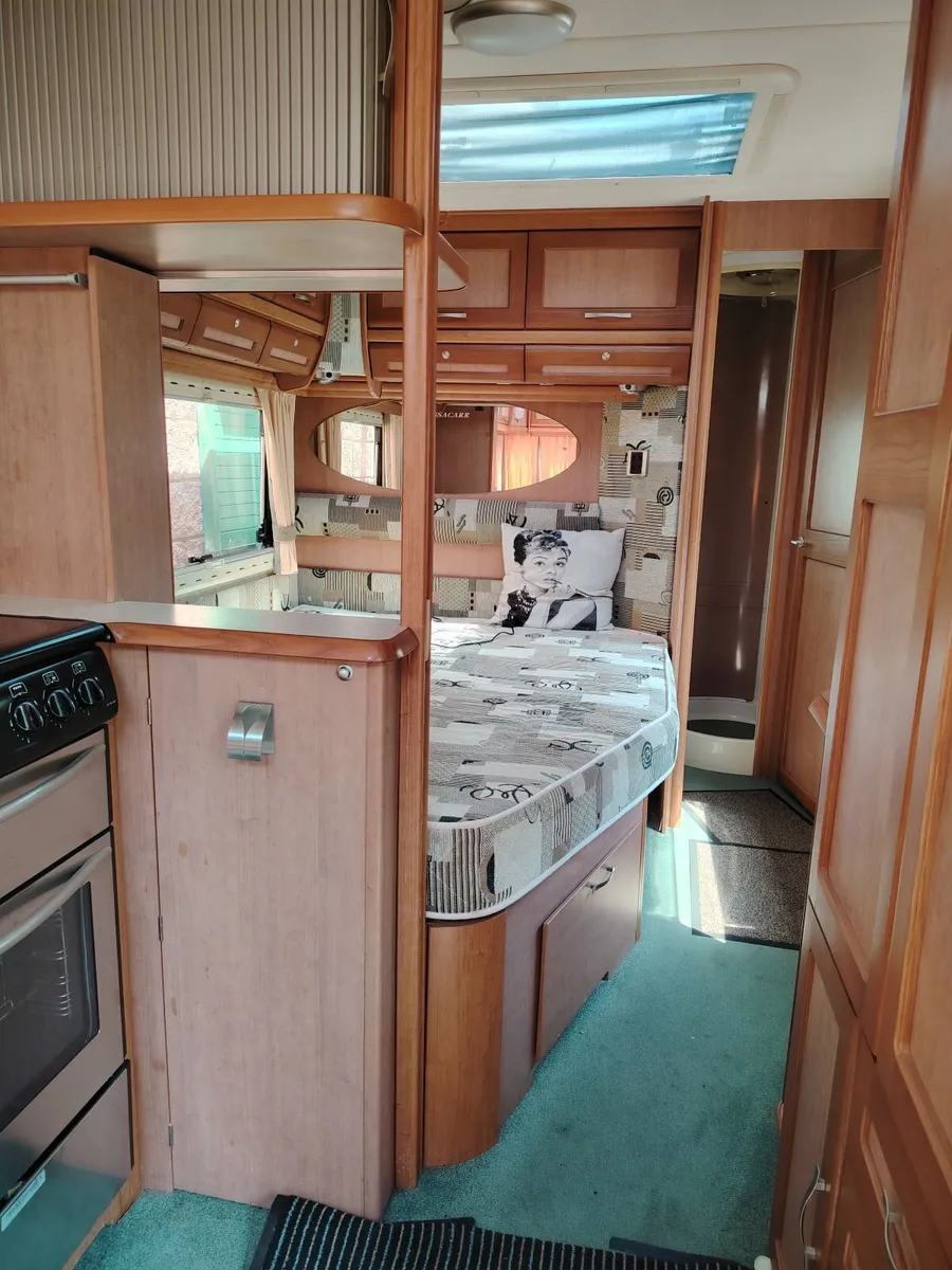 2003 Bessacarr Cameo 625 GL Double Axel Caravan - Image 4