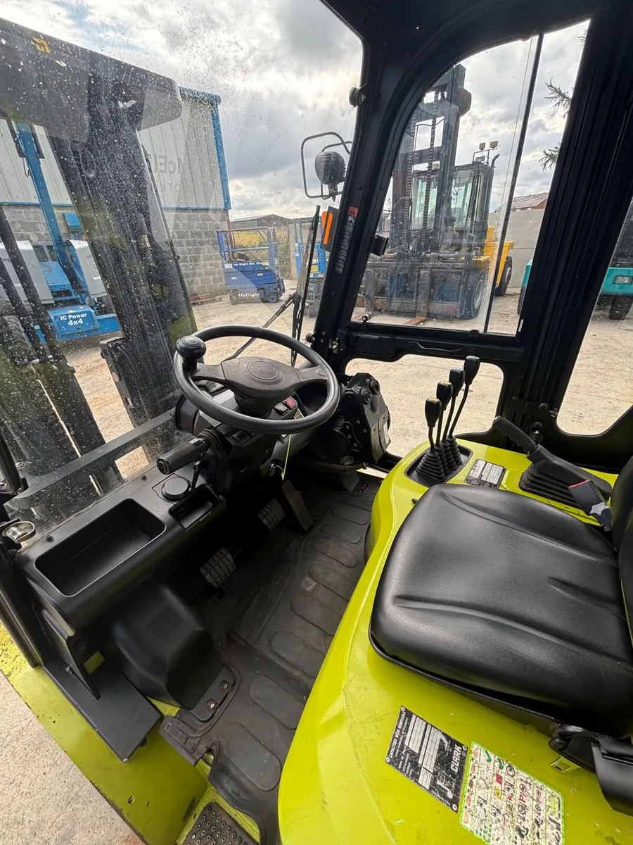 5 ton container spec forklift - Image 4