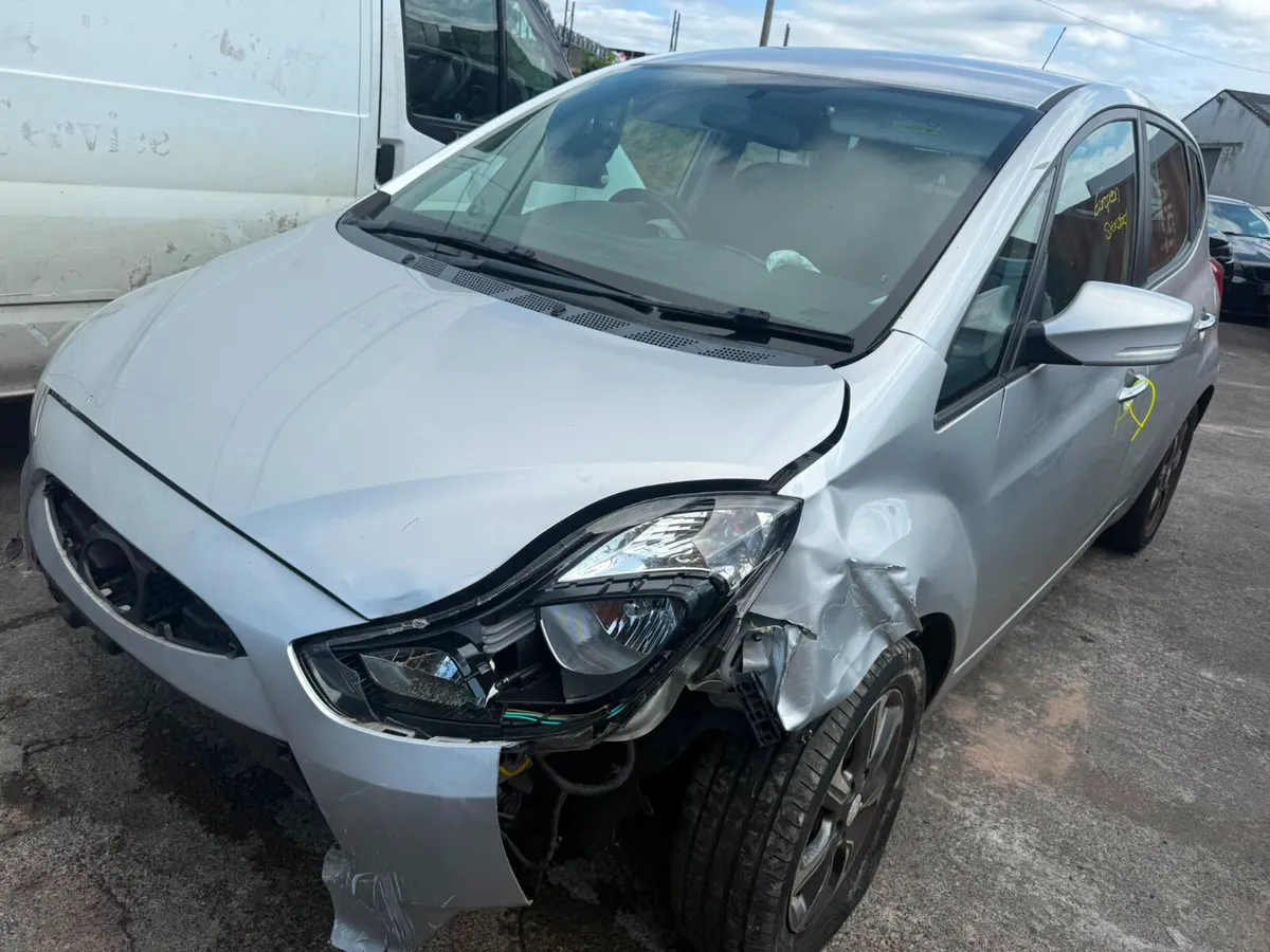 2017 Hyundai ix20 1.6p AUTO For Breaking! - Image 2