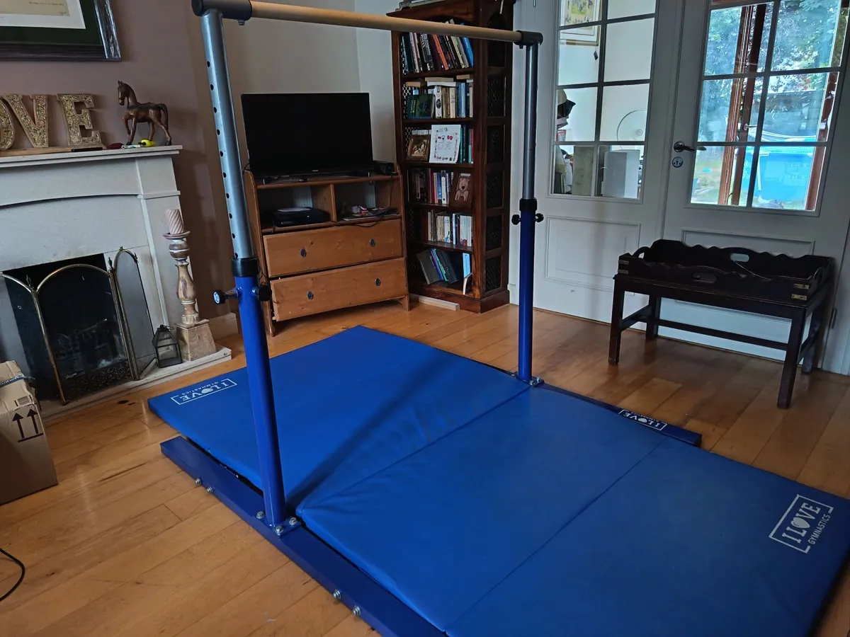 love gymnastics high bar & folding mat - Image 1