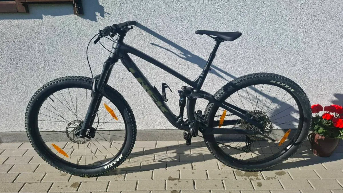 Trek Fuel EX 5 - Image 1