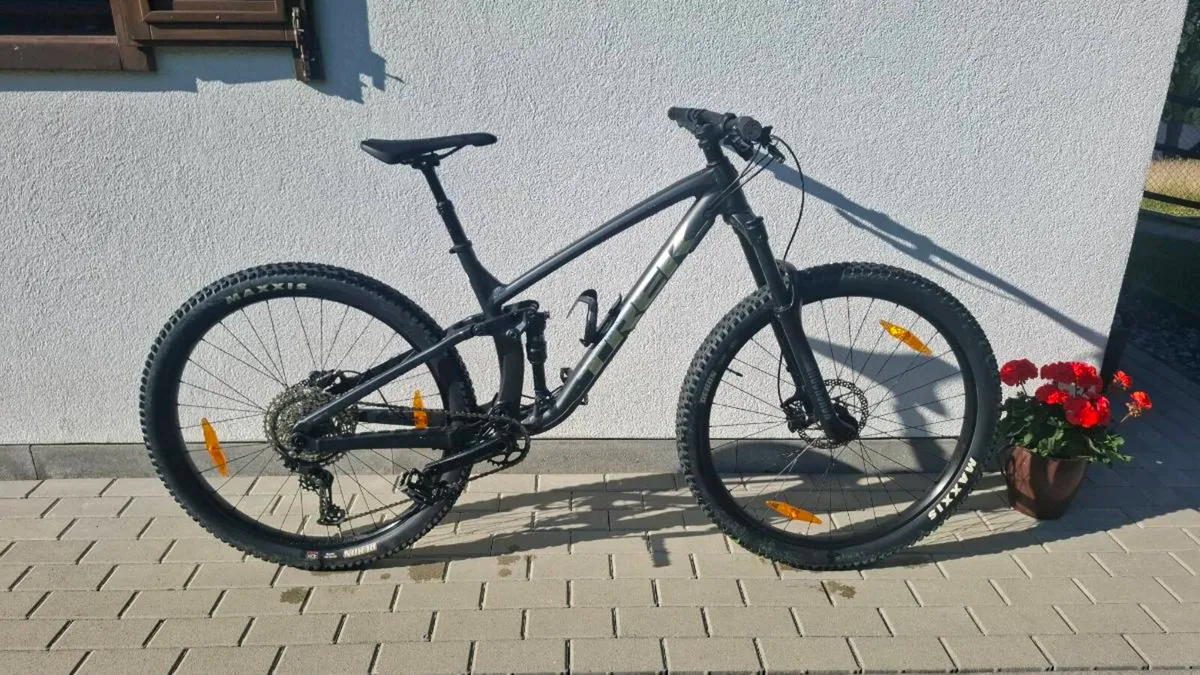 Trek Fuel EX 5 - Image 1