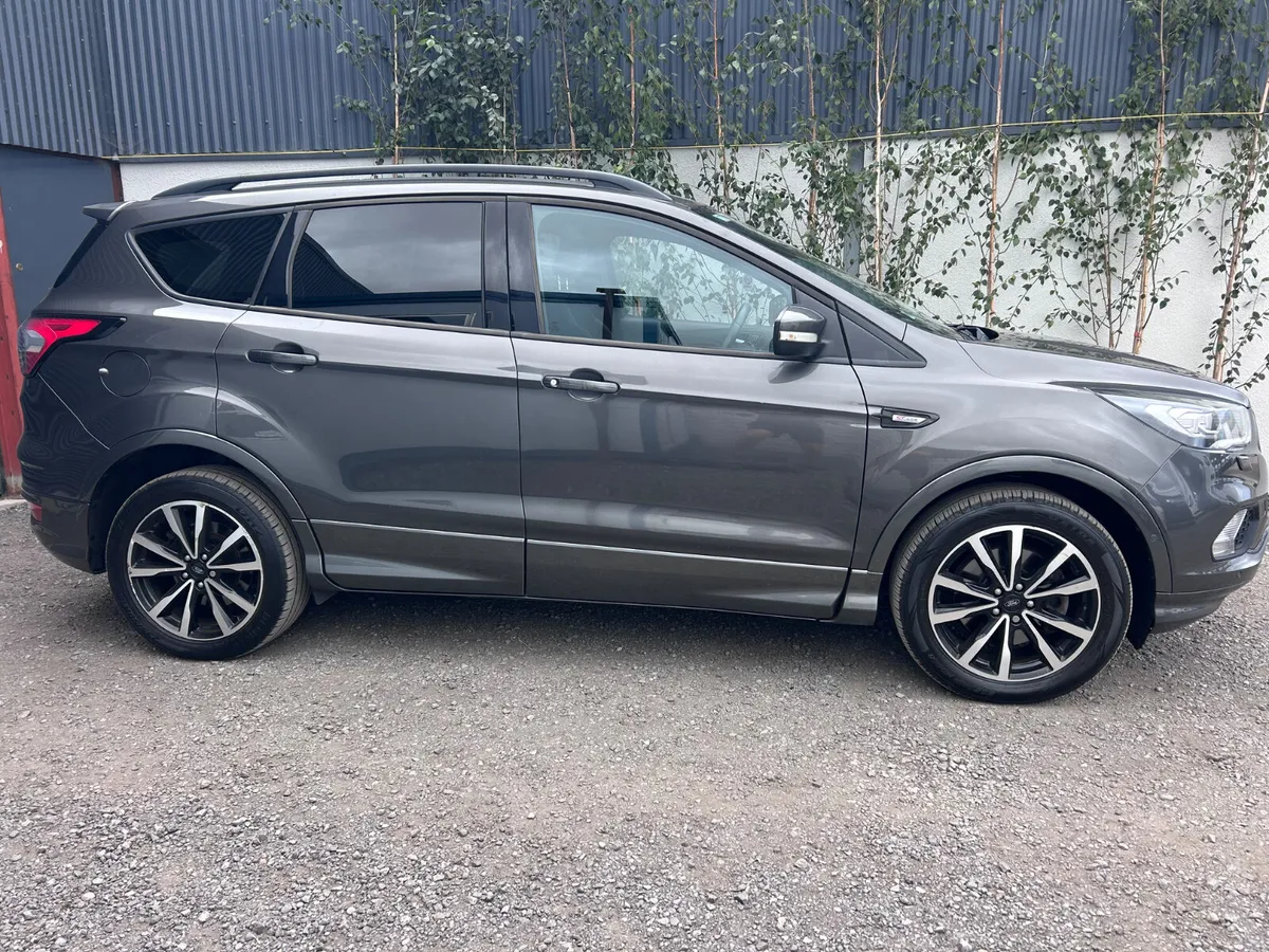 2018 Ford Kuga *Crewcab* ST line - Image 3