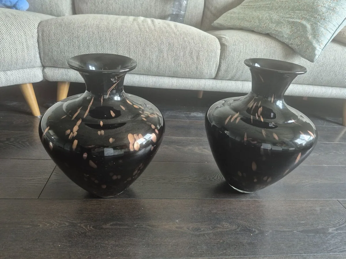 Vases - Image 2