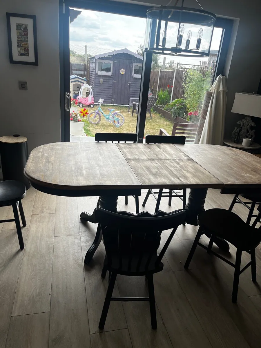 Kitchen Table and Chairs - Image 4