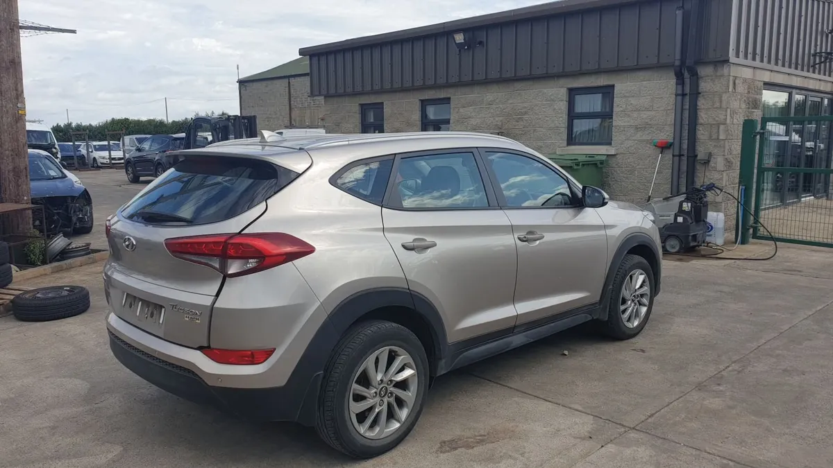 *For parts* Hyundai Tucson 1.7 dsl 6 speed (2015). - Image 4