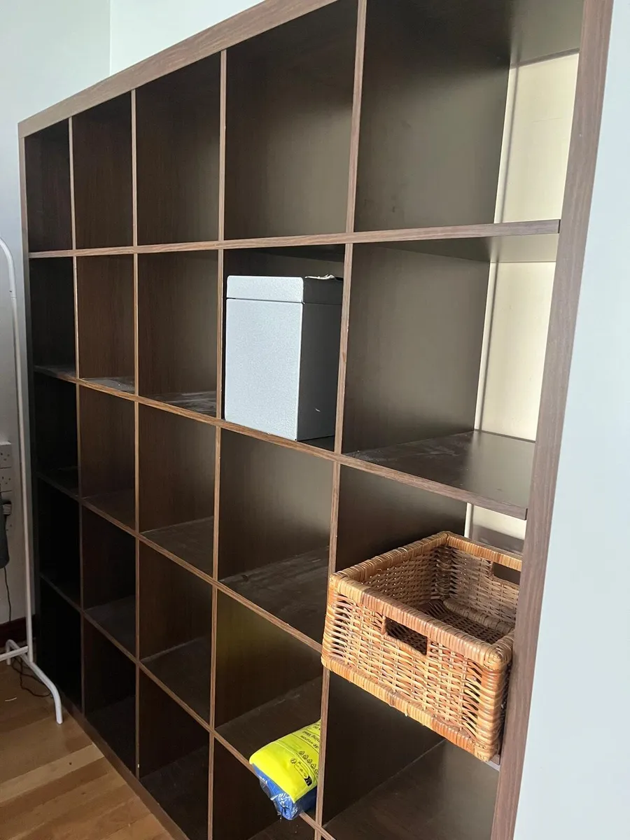 Shelving storage