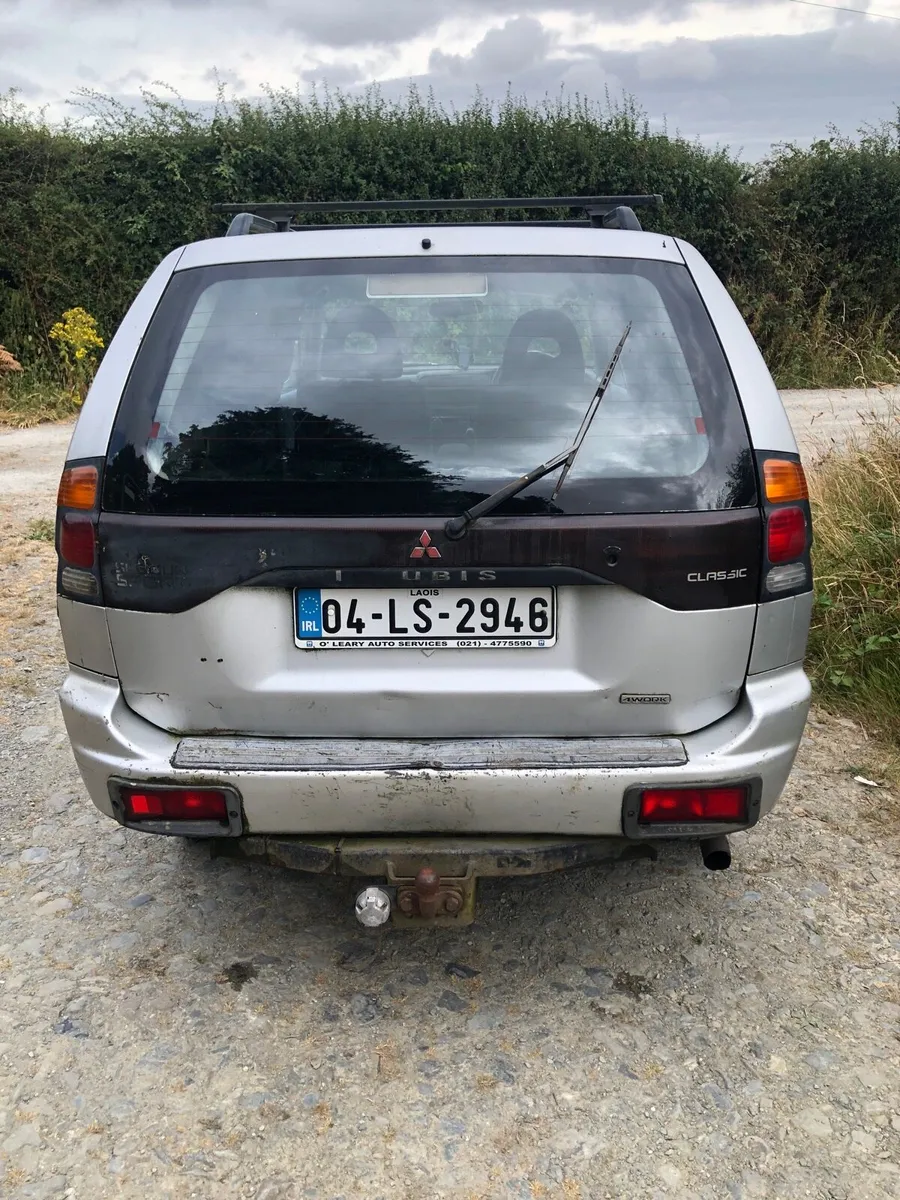 Mitsubishi Shogun 2.5 L 4x4 Manual Diesel Jeep - Image 4