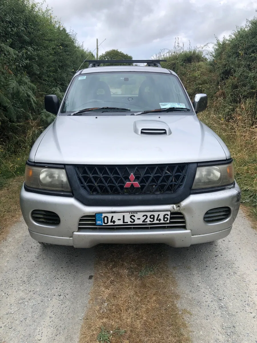 Mitsubishi Shogun 2.5 L 4x4 Manual Diesel Jeep - Image 1