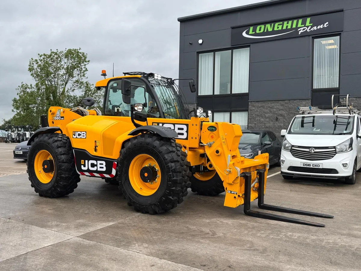 2025 DEMO HOURS JCB 560-80 TELEHANDLER - Image 4