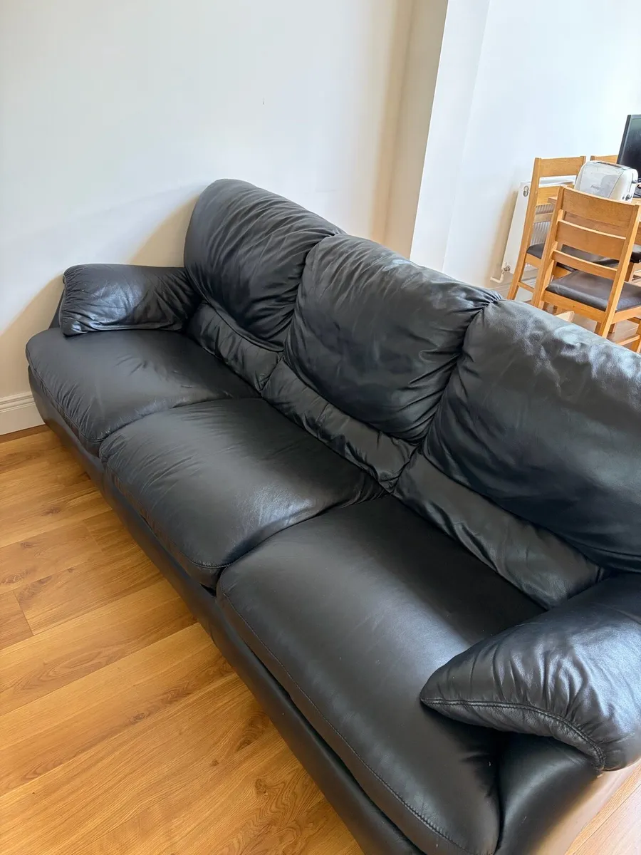 Leather couch - Image 1