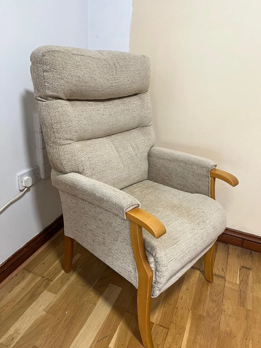 Orwell High back chair - Image 1