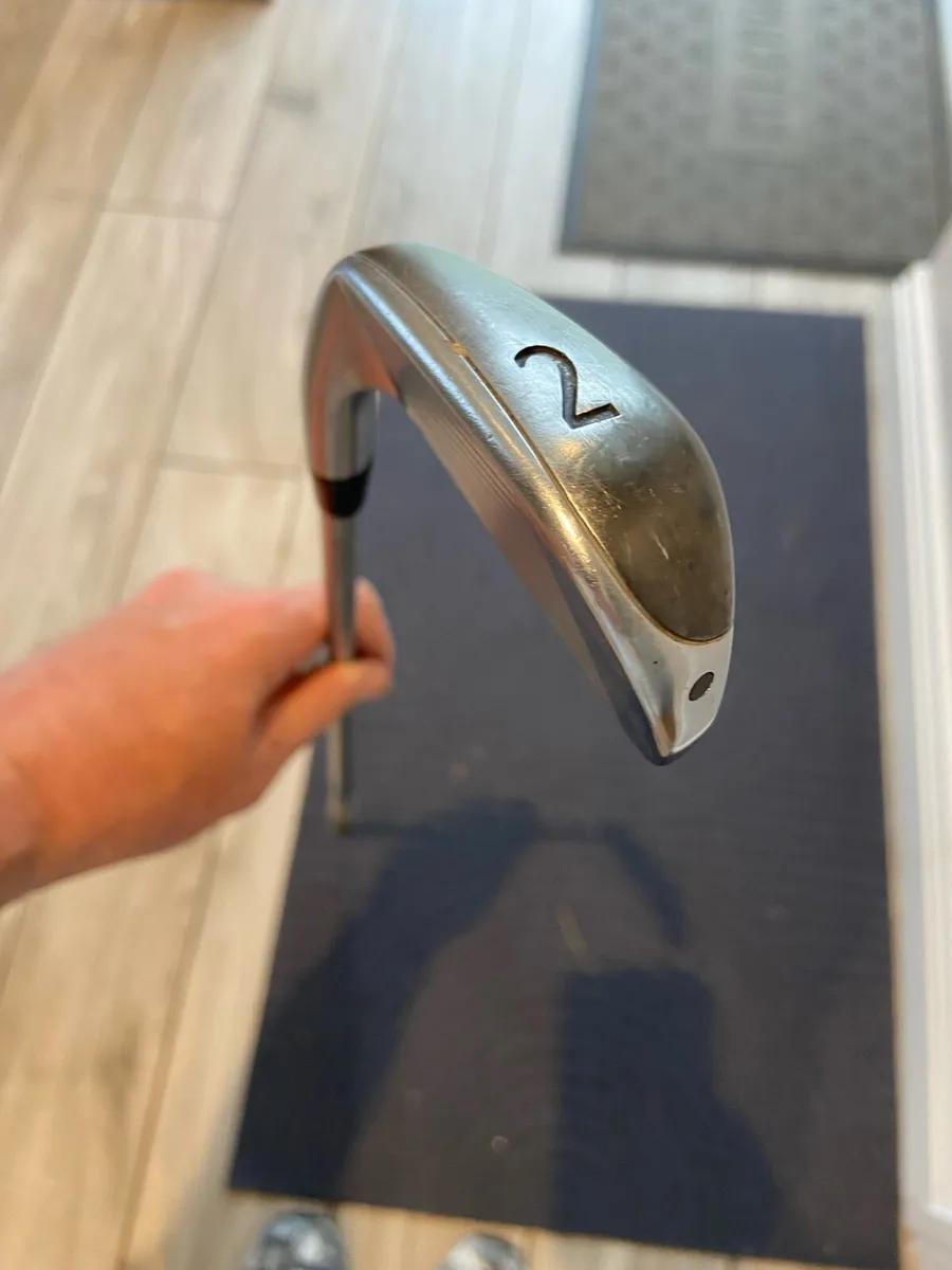 Titleist TMB 716 2 iron - Image 1