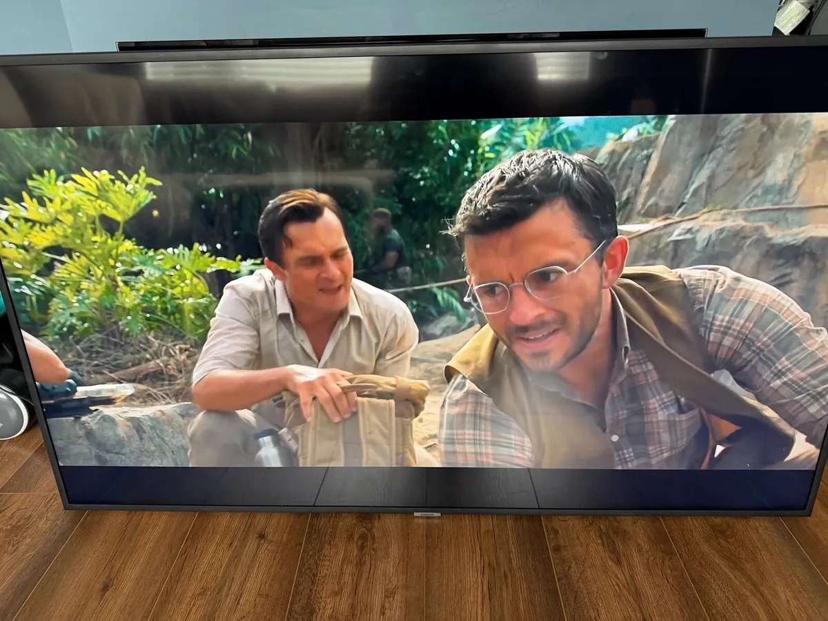 Samsung 55in Smart TV - Image 3