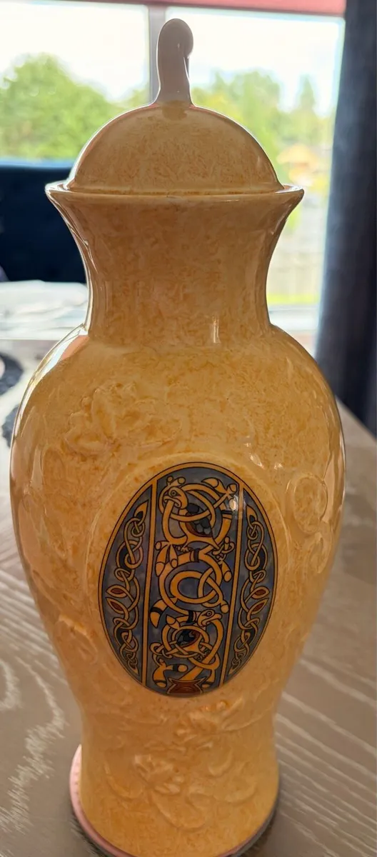 Royal Tara Ginger pot with lid. - Image 1