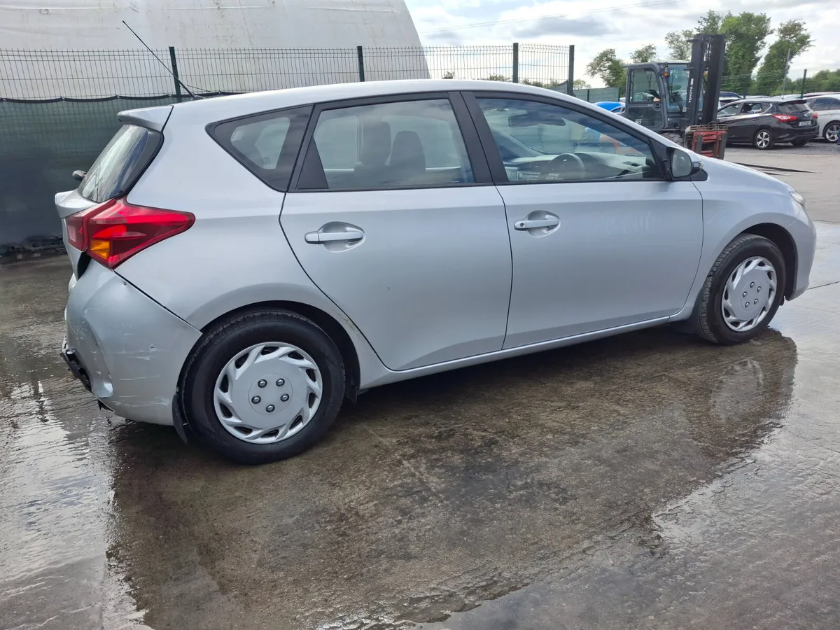 2013 Toyota Auris  1.4 D4D - Image 3