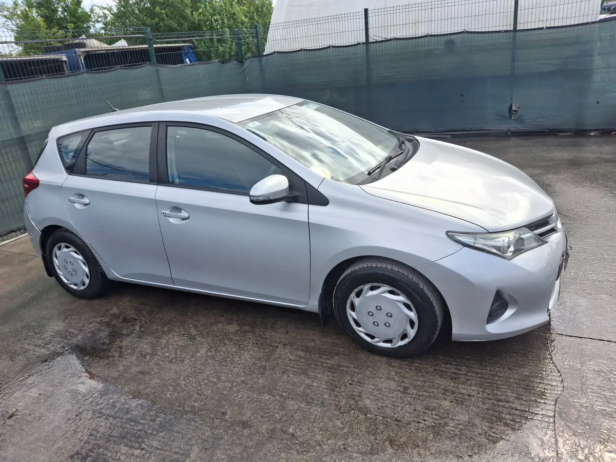 2013 Toyota Auris  1.4 D4D - Image 1