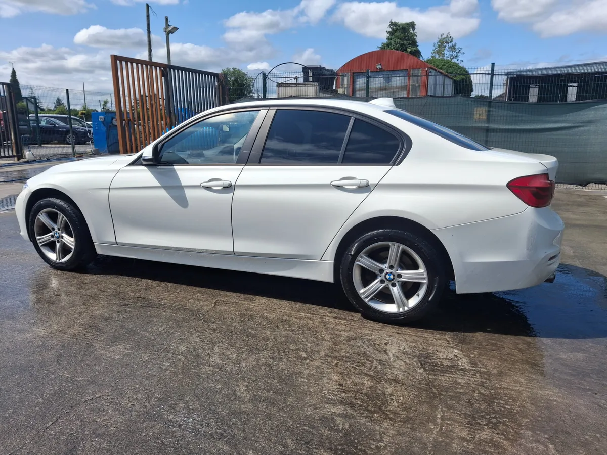 2018 BMW  320D    Automatic XDrive - Image 4