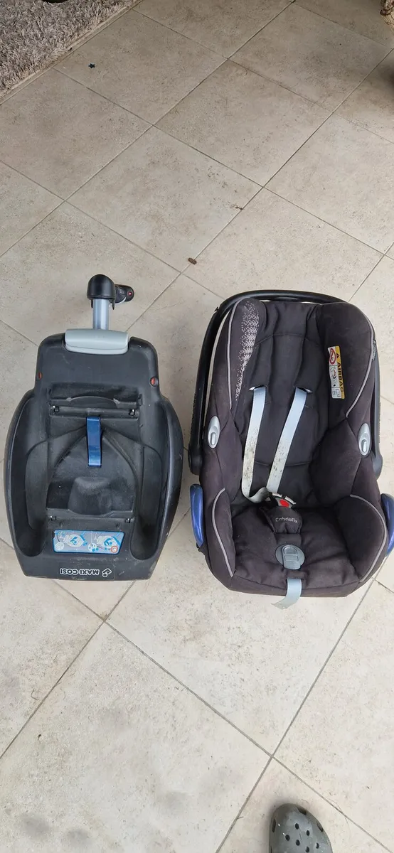 Free Maxi Cosi Car Seat and Base