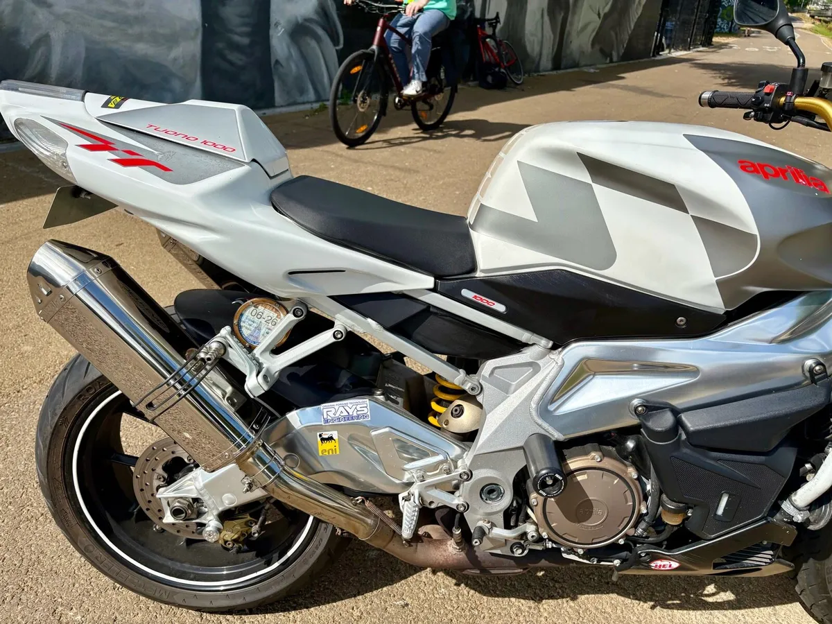 2011 Aprilia Tuono - Image 4