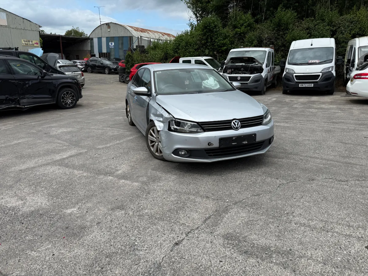 2013 VW Jetta 1.6 TDI blue motion LTD Edition - Image 2