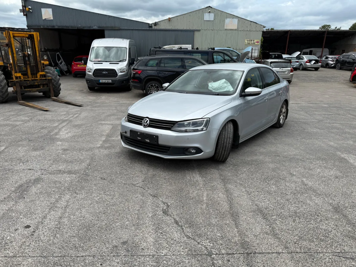 2013 VW Jetta 1.6 TDI blue motion LTD Edition - Image 1