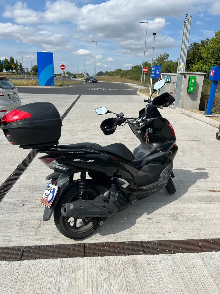 Honda pcx 125cc 2022 - Image 2