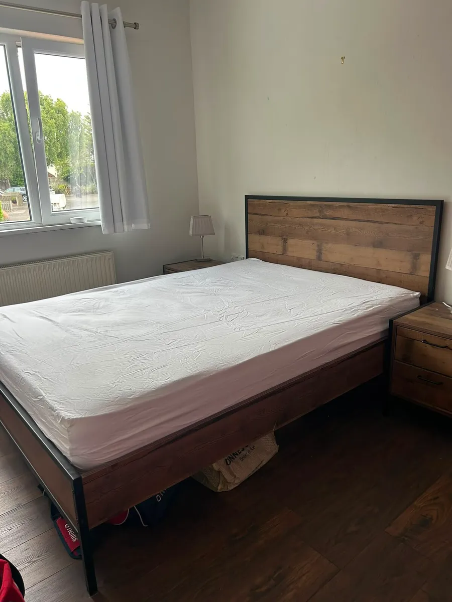 Double Bed with lockers - Image 4