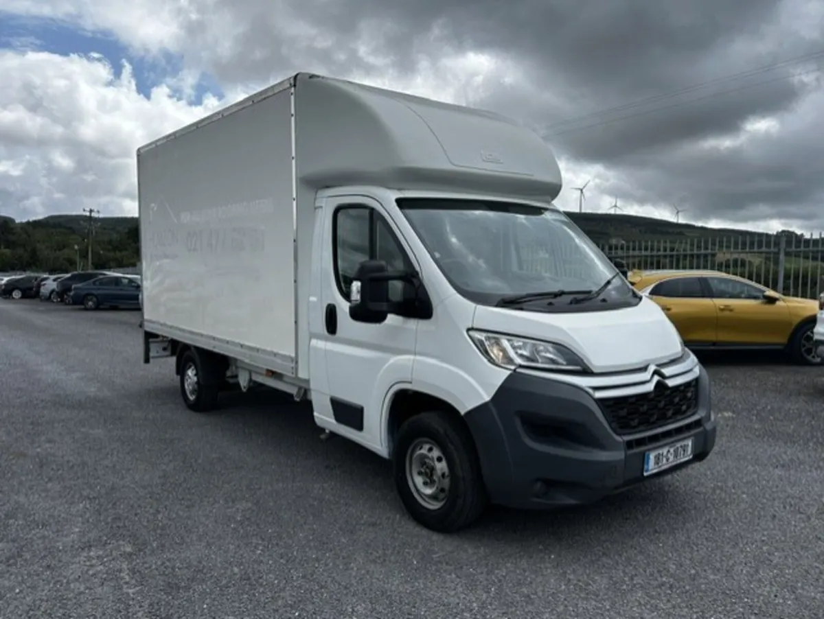 2018 Citroen Relay BOX BODY WITH TAIL LIFT - Image 2