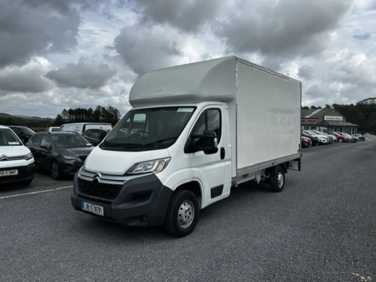 2018 Citroen Relay BOX BODY WITH TAIL LIFT - Image 1