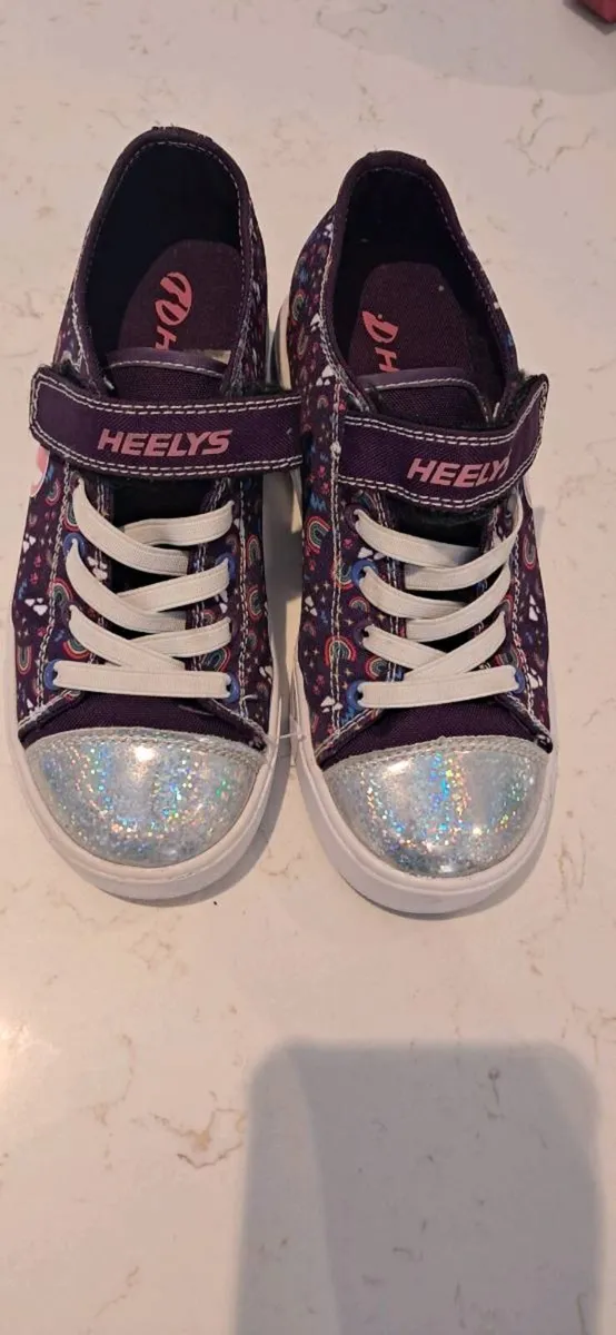 Heely's Skate Shoes Size 1 - Image 3