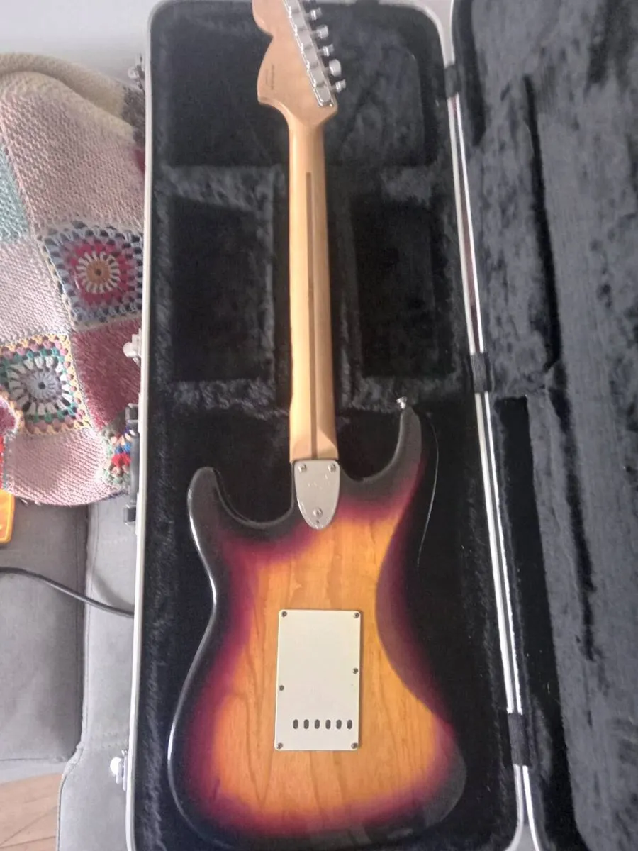 Fender Strat 70s re issue MIM - Image 2