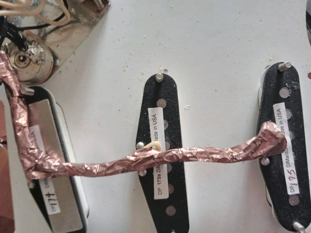 Fender Strat 70s re issue MIM - Image 4