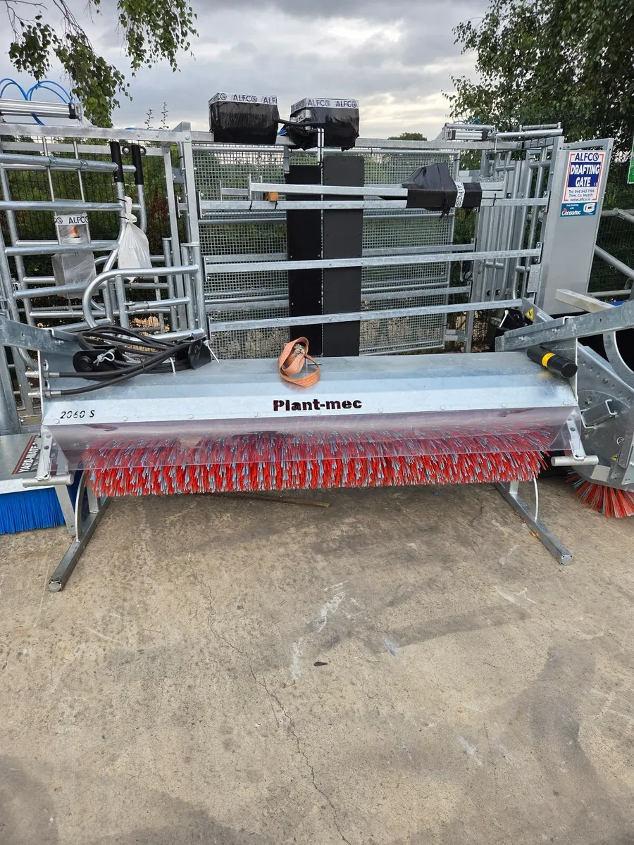Plantmec Brush - Image 1