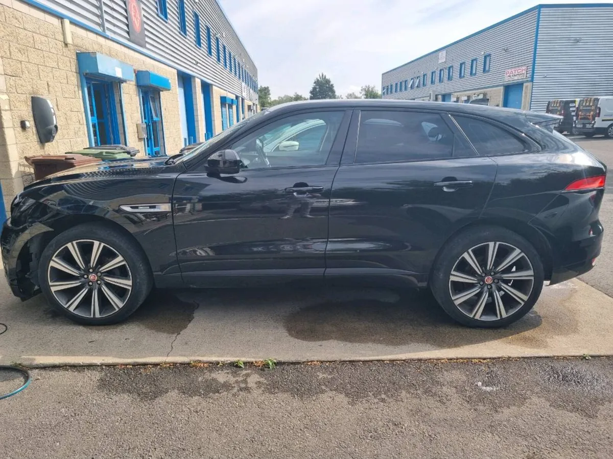 Jaguar F-Pace 2018 R Sport - Image 2