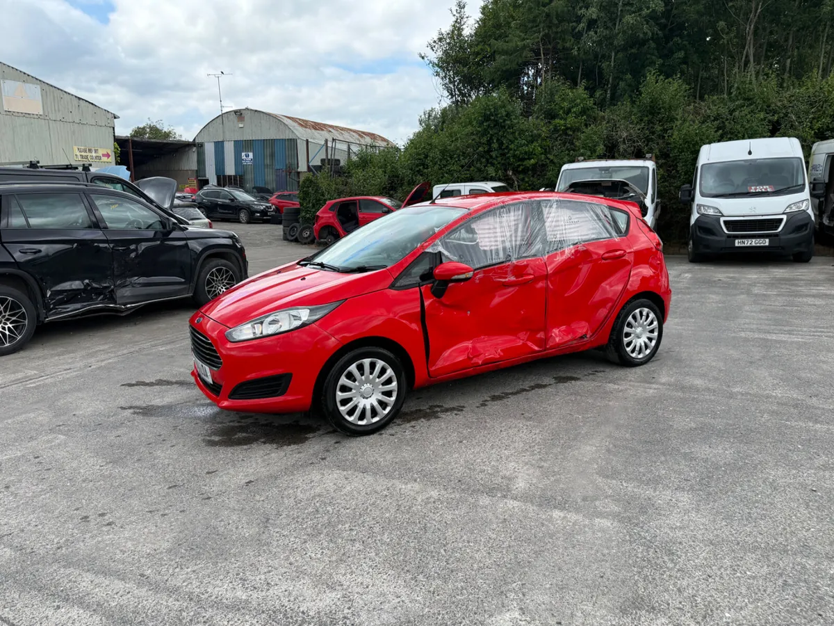 2014 Ford Fiesta 1.3  PTL Style - Image 4
