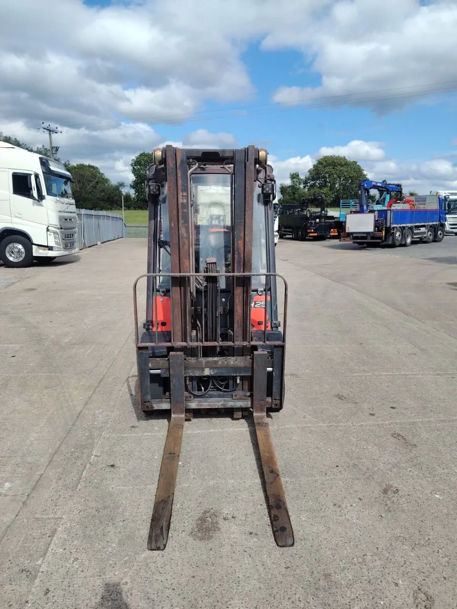 2012 Linde 2.5 diesel forklift container mast - Image 4