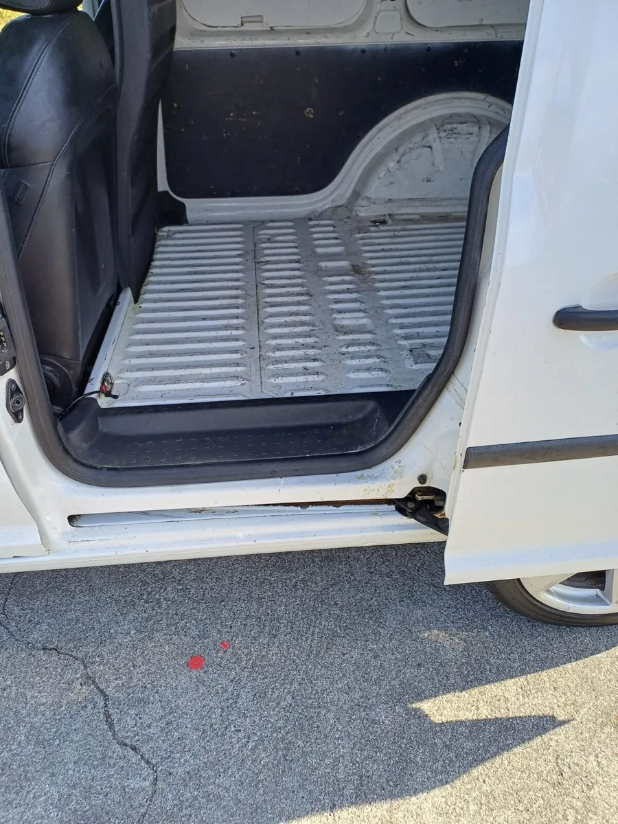 Volkswagen caddy 1.6 diesel 2012 - Image 2