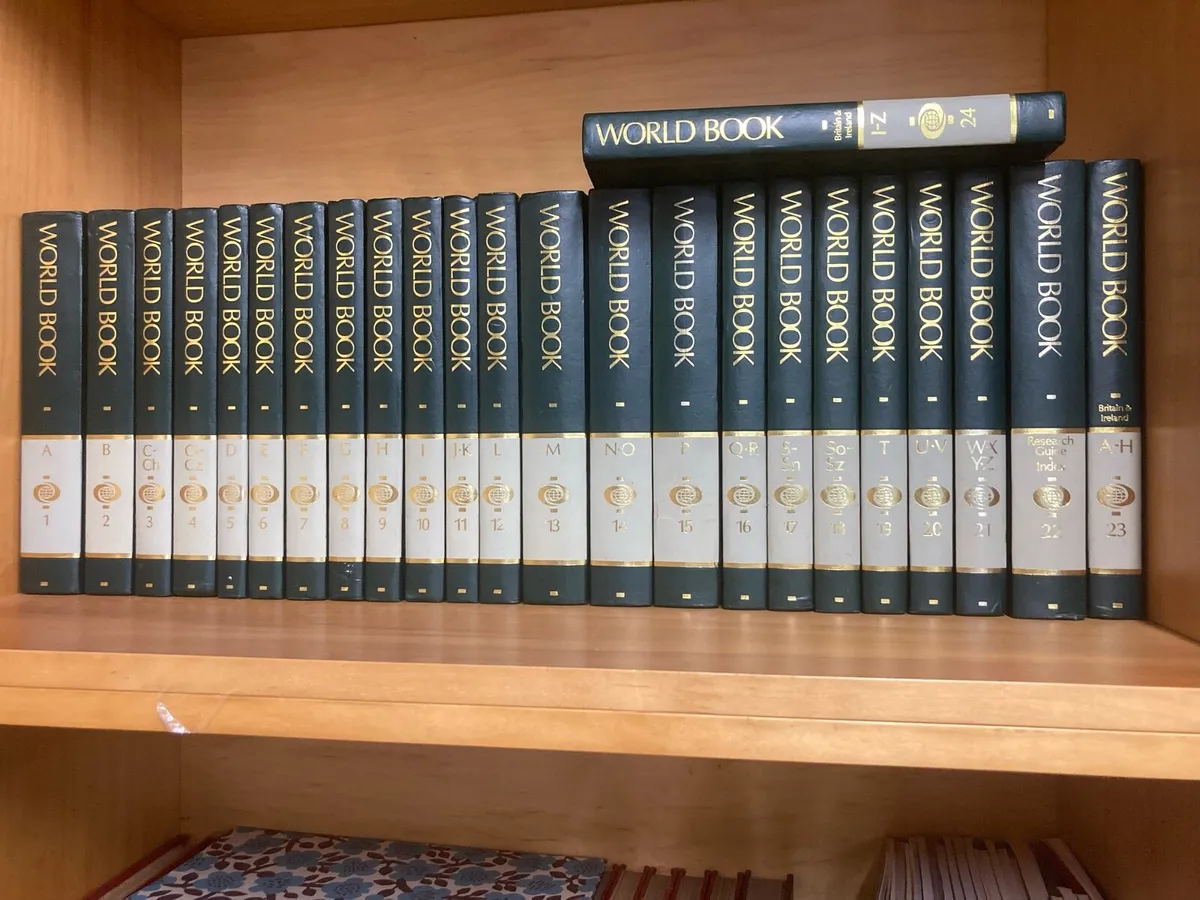 Vintage full encyclopaedia set 1989 free postage