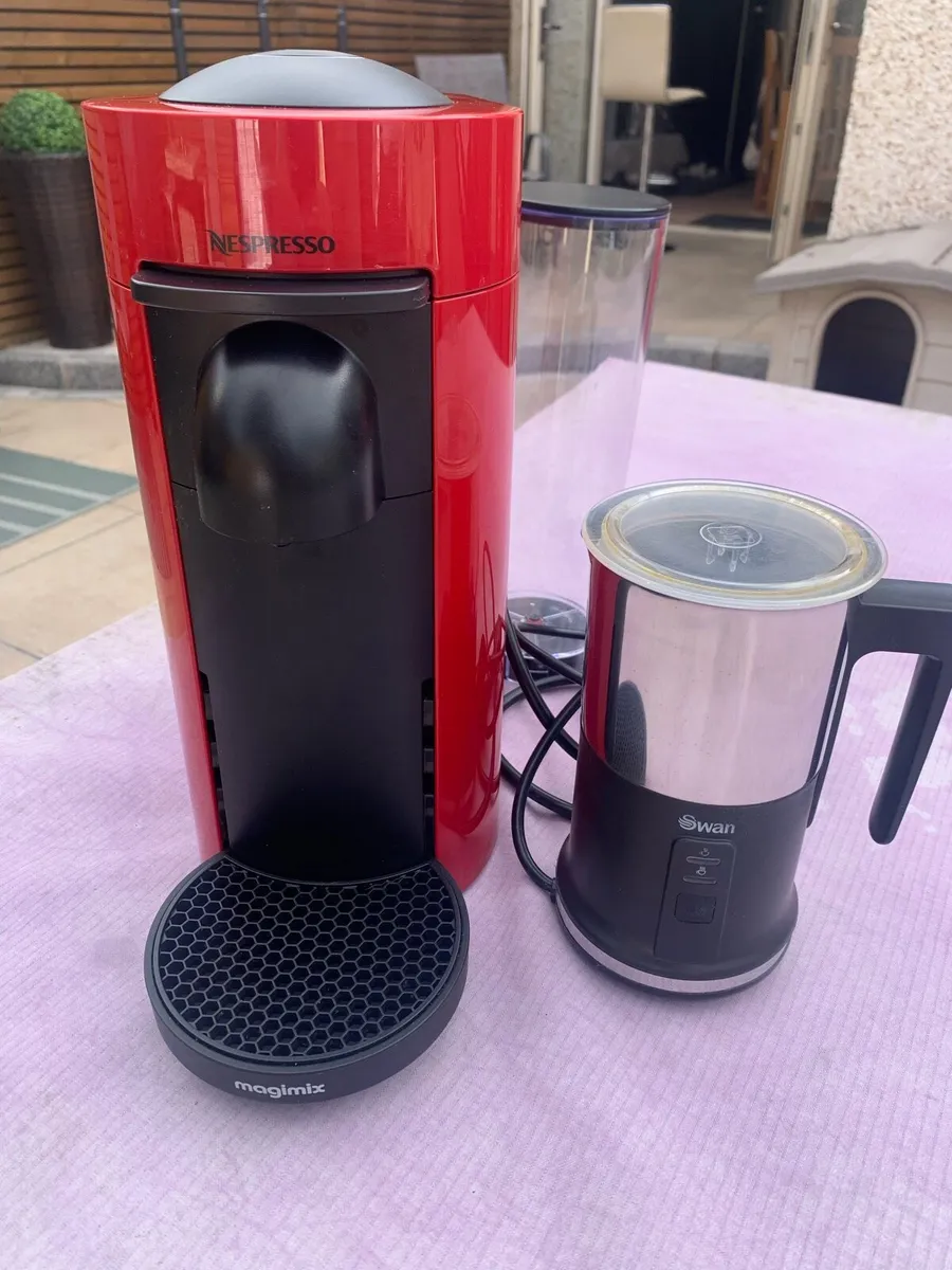 Nespresso Vertuo coffee machine and milk frother