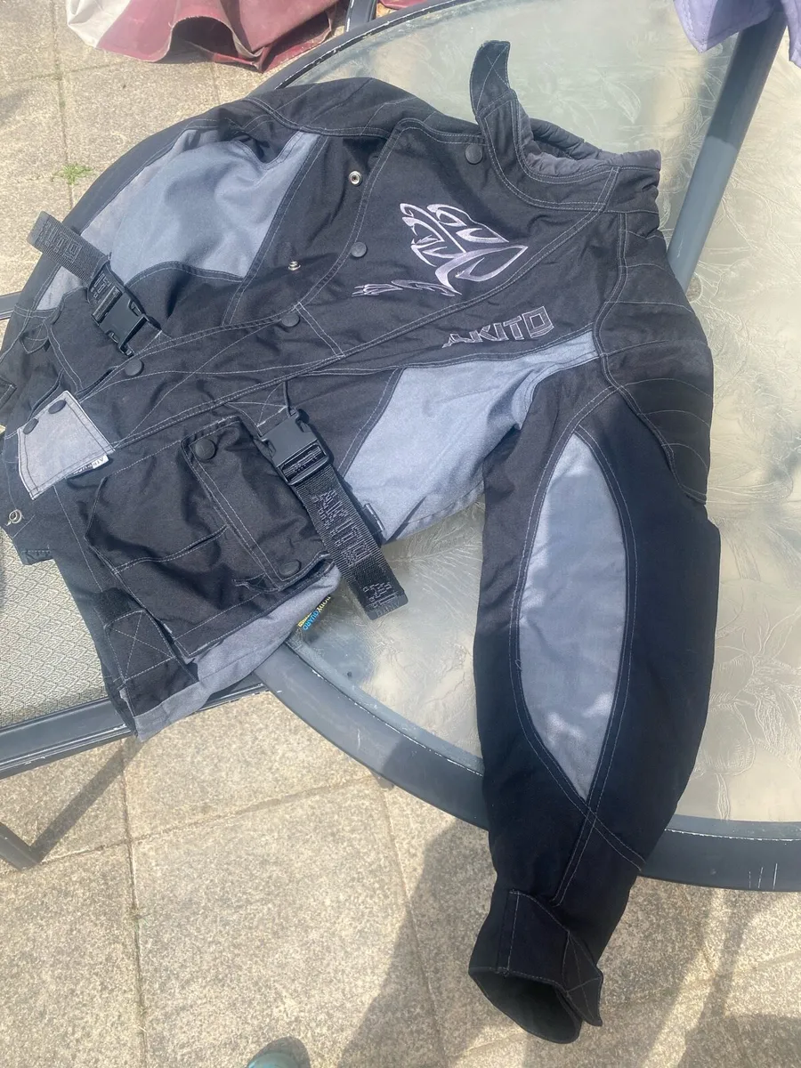 Akito motorbike jacket size M - Image 4