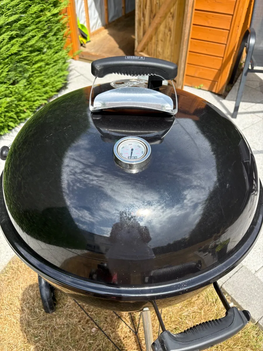 Weber Master-touch charcoal BBQ - Image 4