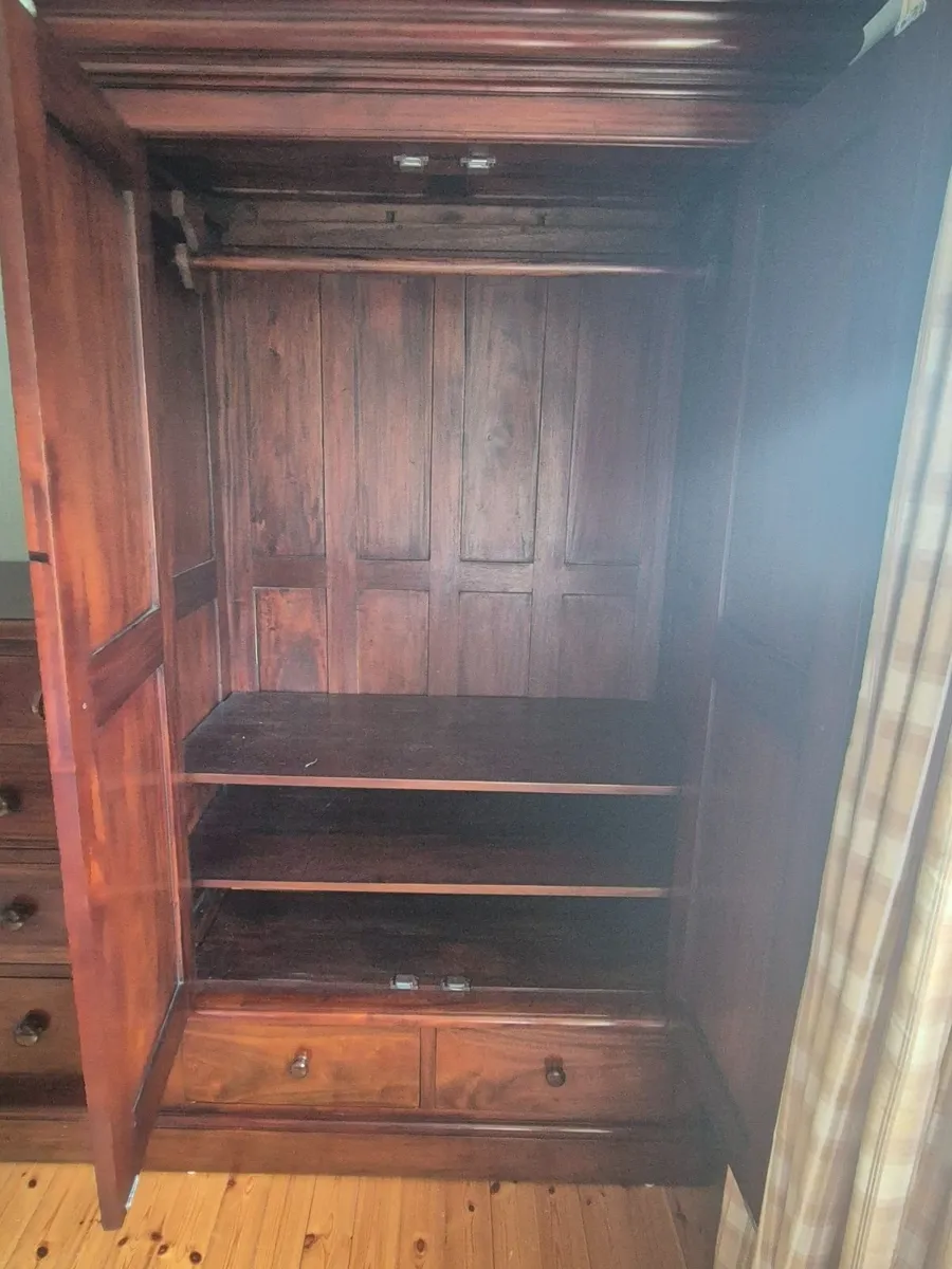 Wardrobe & Chest of Drawers - Image 3