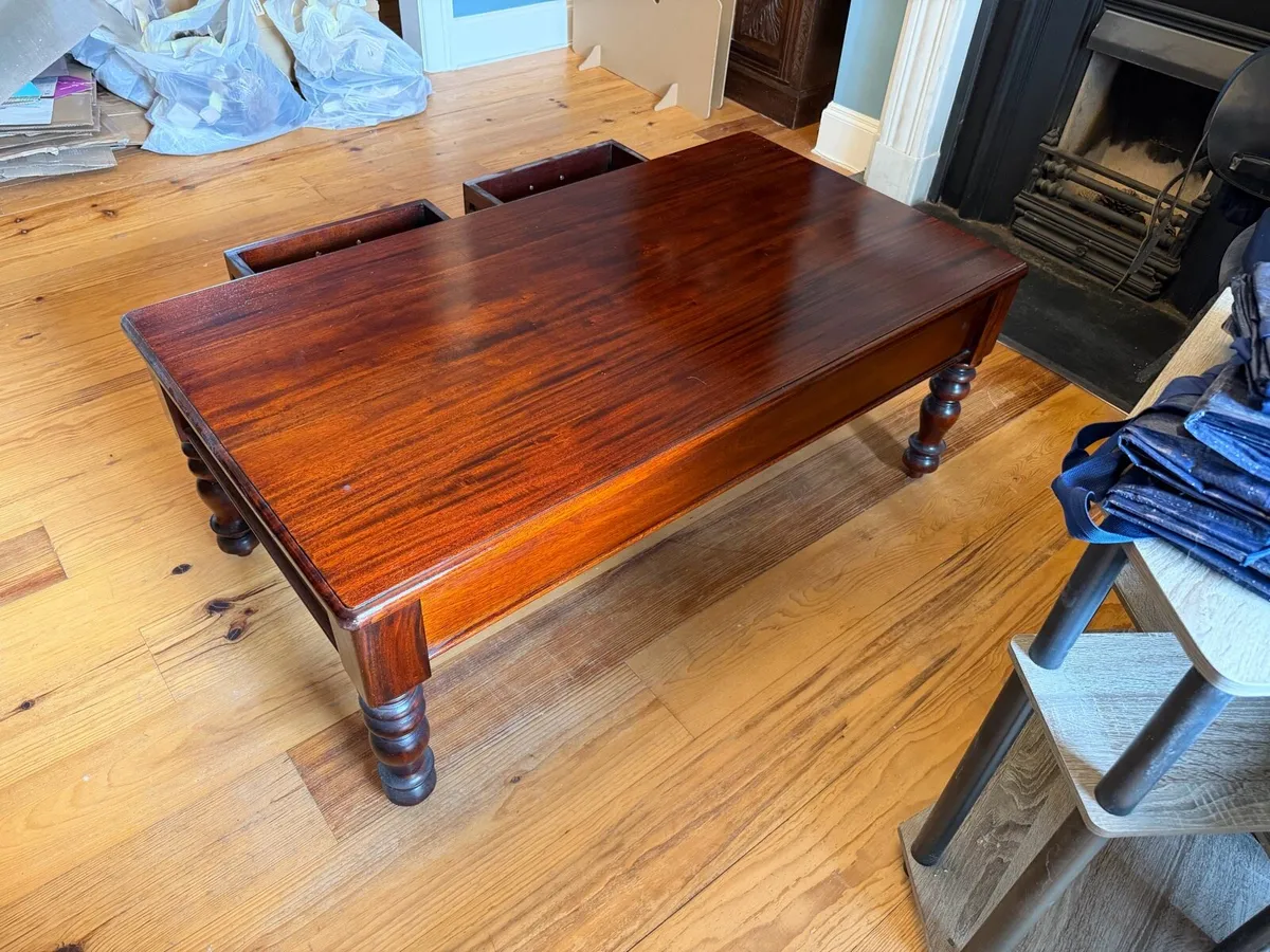 Mahogany coffee table - Image 1